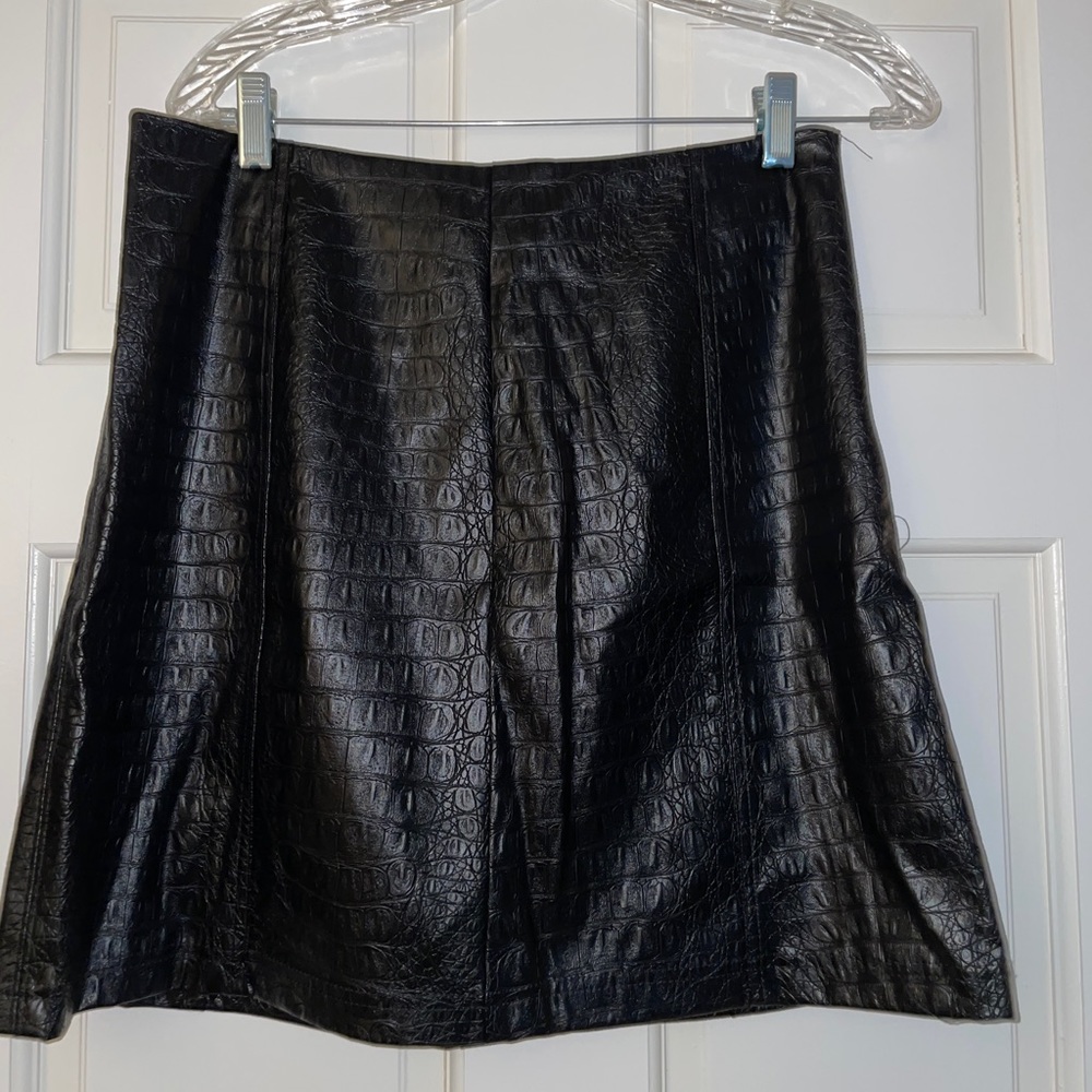 Black snack skin skirt